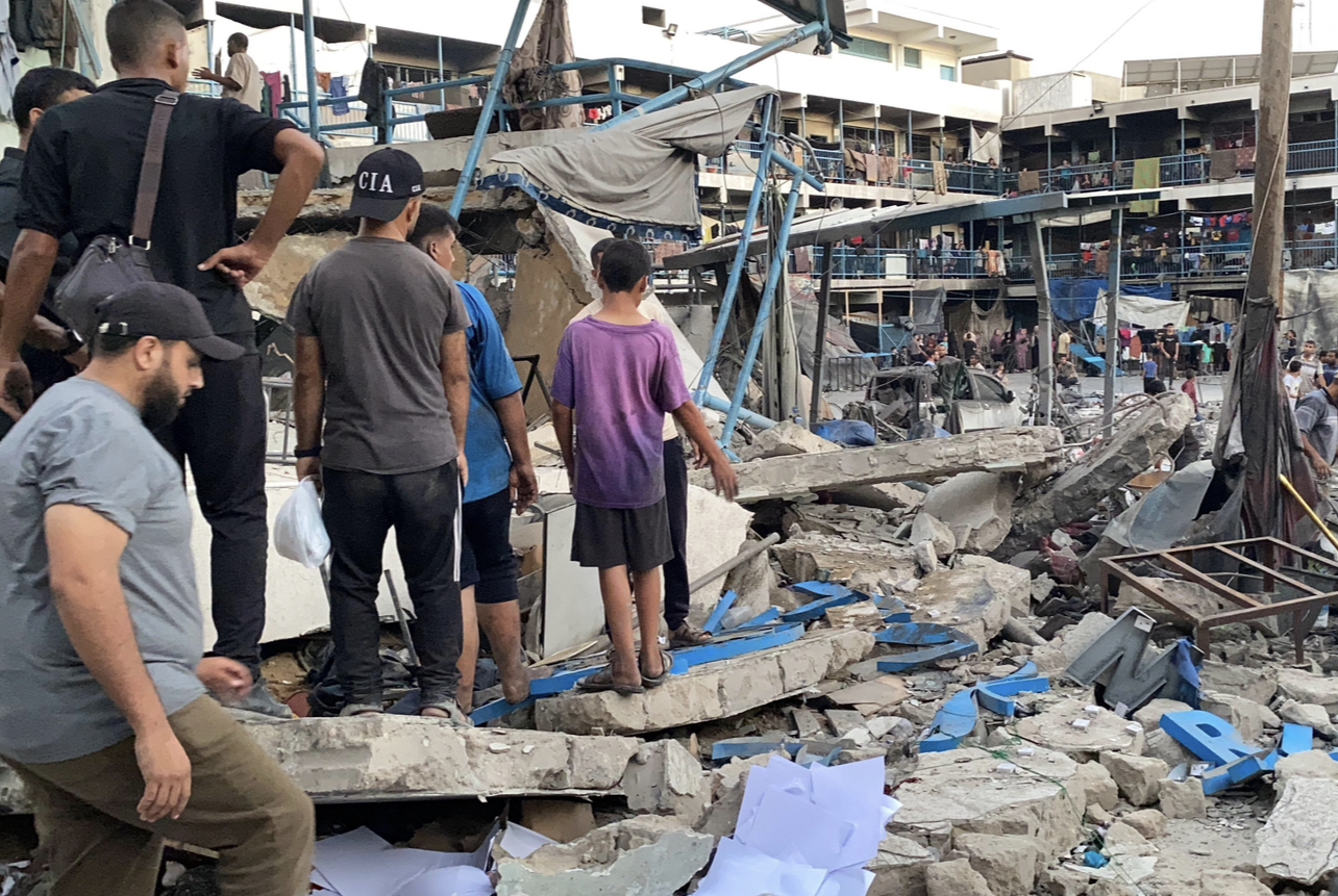 الاحتلال يقصف مدرسة تؤوي النازحين في غزة