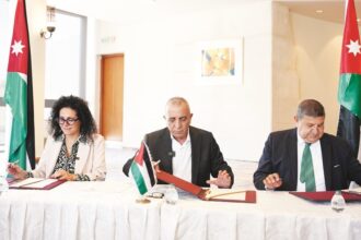 اتفاقية شراكة لتجديد دعم مشروع مكتبة "الطفل المتنقلة"