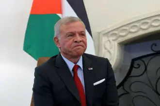 عاجل | بالأسماء.. الملك يعقد لقاءً مع شخصيات وطنية وسياسية بارزة