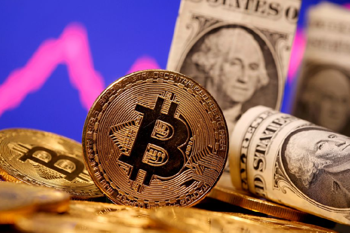 انتعاش الكريبتو.. عملات بديلة تتجه لتجاوز بيتكوين