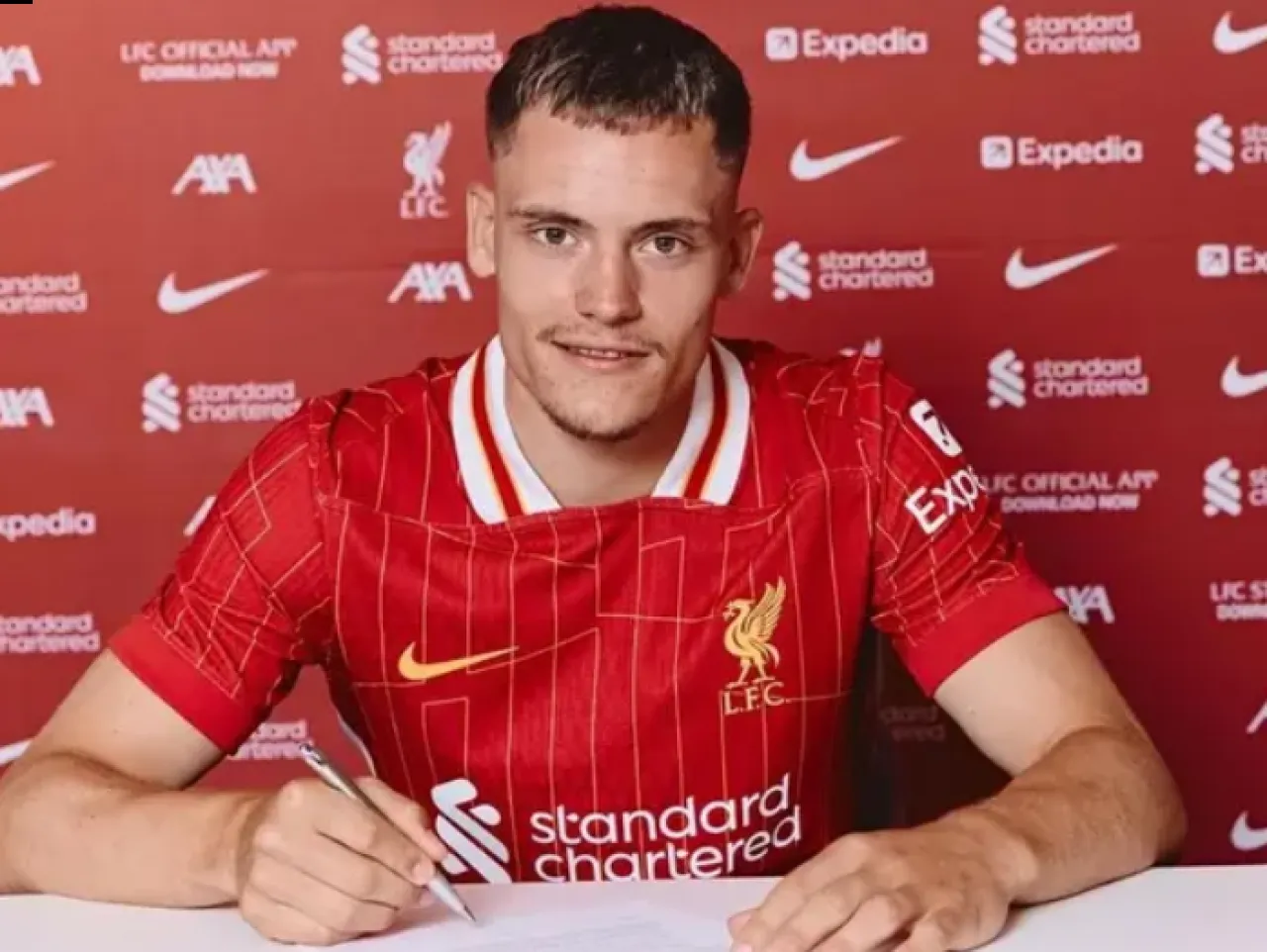 ليفربول يعلن تعاقده مع فيرتز