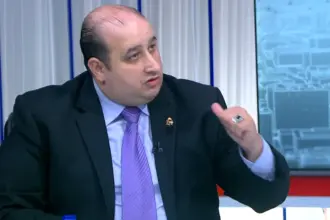 الخطيب يحذر " التوجيهي" : لا تنشغلوا بحلول "الشهرة" وركّزوا على الامتحانات المقبلة