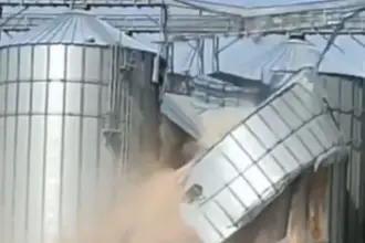 انهيار صومعة قمح حديثة يثير جدلاً واسعًا في العراق
