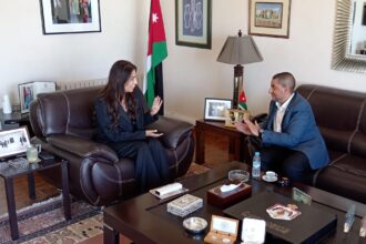 سفيرة الأردن في المغرب تلتقي العواملة بعد تألقه في ملتقى الفسيفساء الدولي