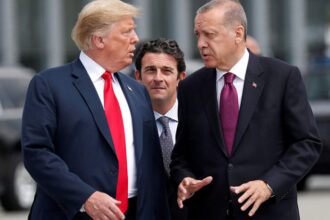 أردوغان يعرض وساطة لحل النزاع النووي الإيراني