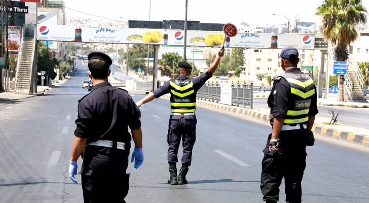 الأمن يتعامل مع حوادث سير خطرة وتنفذ خطة مرورية للتوجيهي