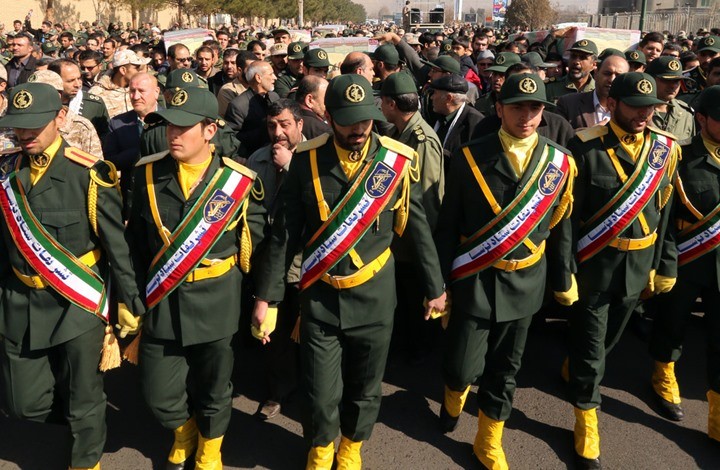 الحرس الثوري يفقد 7 من قادته ويهدد بردّ قاسٍ على إسرائيل