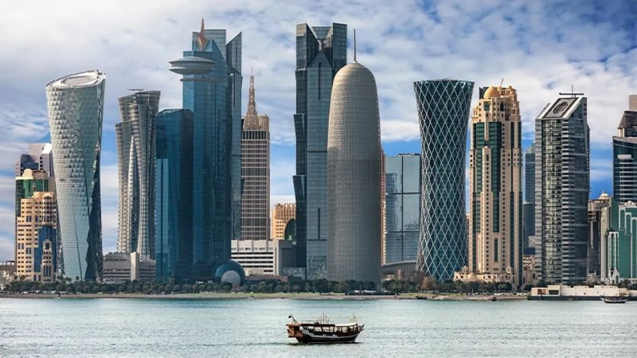 قطر تعلن إيقاف حركة الملاحة الجوية مؤقتاً
