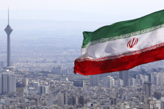 إيران تهدد بقصف قواعد داعمي إسرائيل إقليميًا