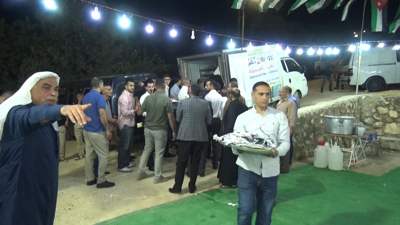 الحاج عمر شاهر ابو حمور يولم بمناسبة زفاف نجله المهندس راشد