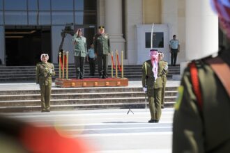 اللواء الركن الحنيطي يستقبل رئيس أركان الدفاع الوطني لجمهورية جنوب إفريقيا