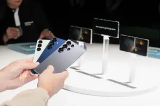 هل يودع Galaxy S27 Ultra قلم S Pen؟ سامسونغ تقلص الميزات تدريجياً