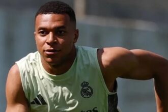 مبابي يغادر المستشفى ويعود لمعسكر ريال مدريد