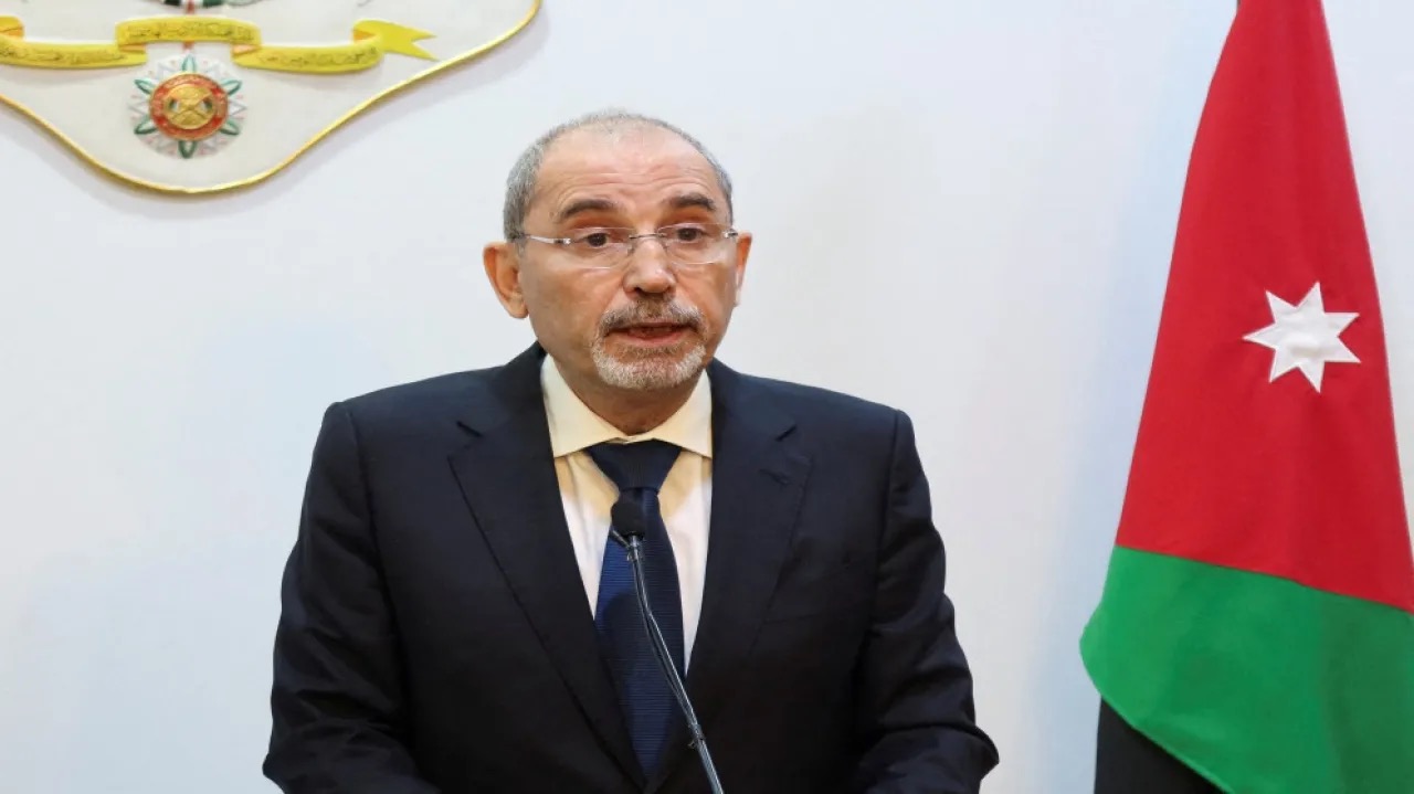 عاجل | الصفدي يدعو لحراك دولي عاجل لوقف التصعيد وحماية الأمن الإقليمي