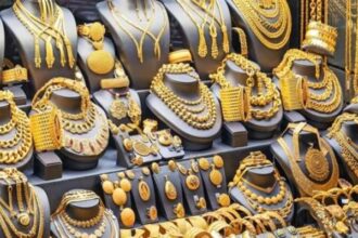 أسعار الذهب تواصل التراجع في السوق المحلية