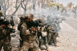 تصعيد بين ترامب وحاكم كاليفورنيا يدفع شرطة لوس أنجلوس لحظر التجمعات