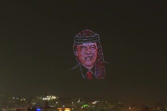 عروض “الدرون” تزيّن سماء عمّان (فيديو)