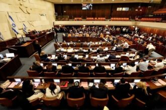 وزير إسرائيلي: سنحل الكنيست بأمر كبار الحاخامات