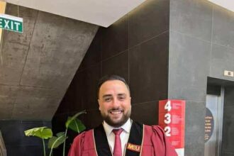 محمد فخري نمر مبارك مناقشة مشروع التخرج