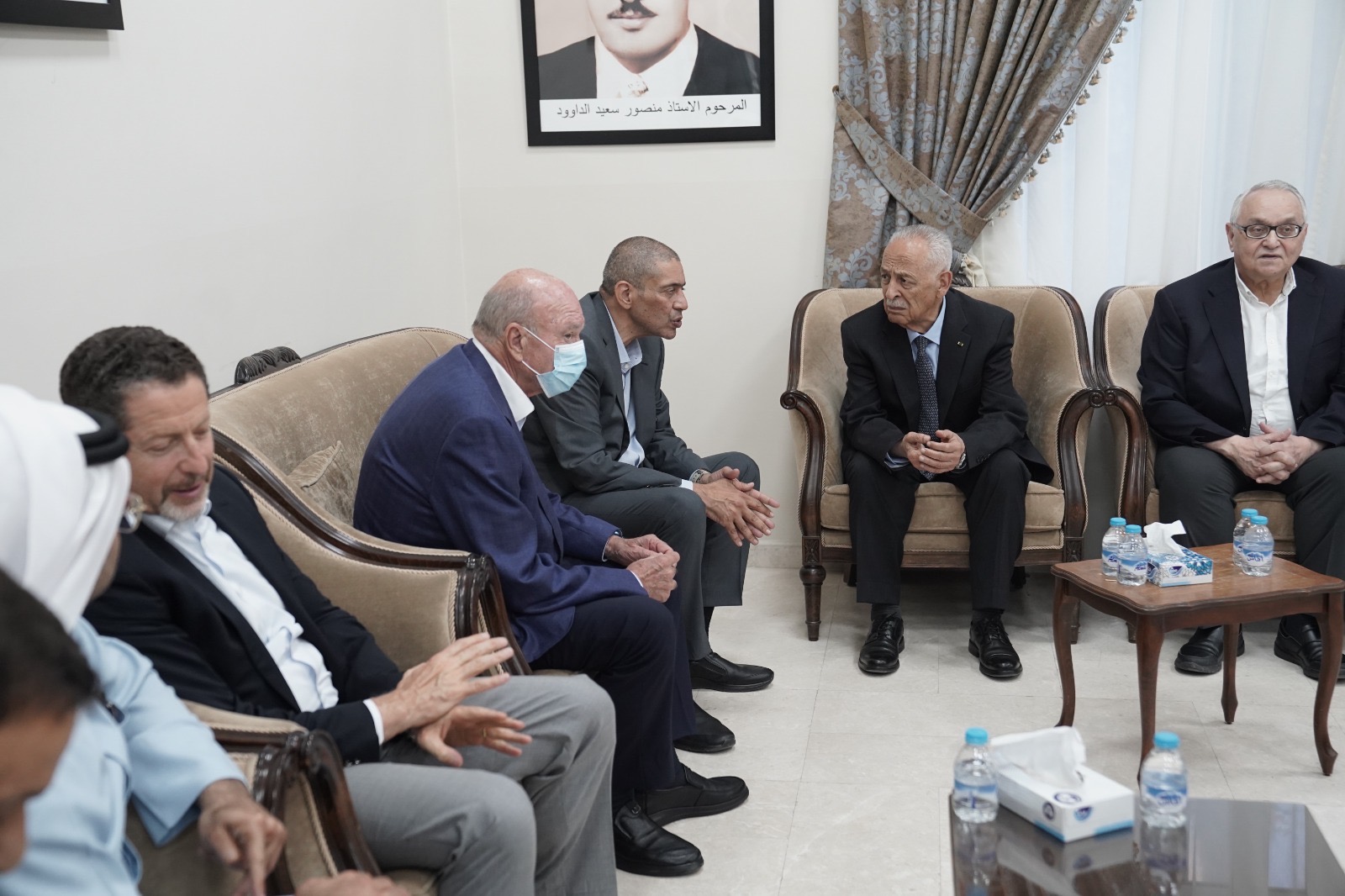 مندوبا عن الملك وولي العهد...العيسوي يعزي الأزايدة وآل الداود وآل عواد