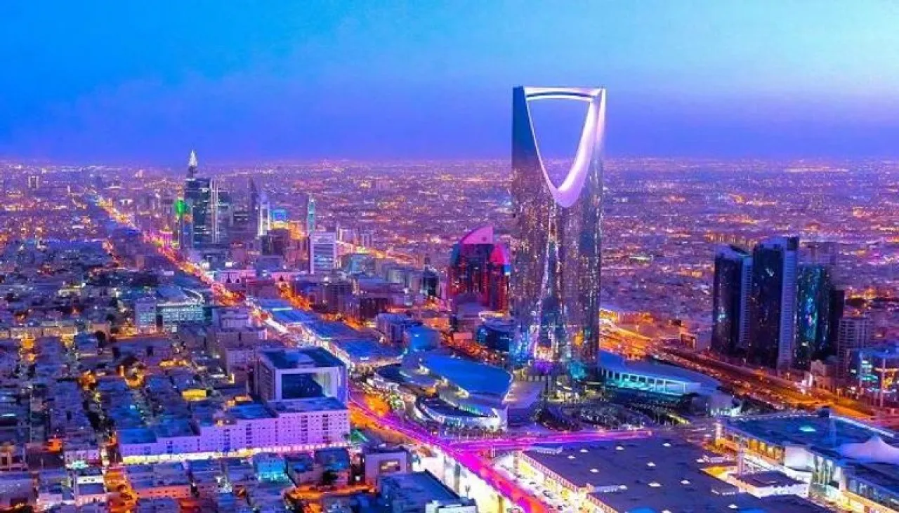 السعودية تطلق نظام "الإقامة المميزة" لعام 2025 إلكترونيًا بشروط ميسّرة