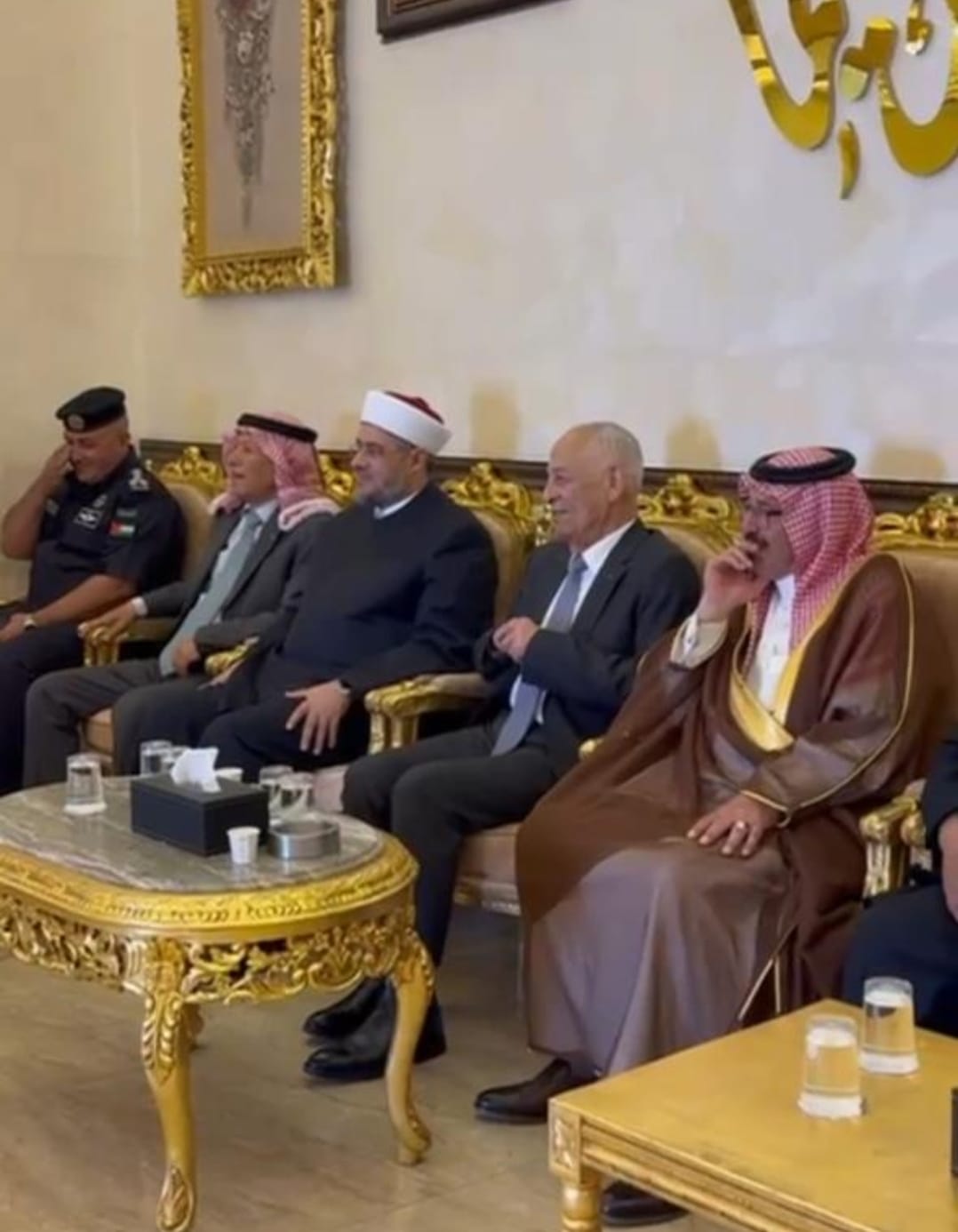 مندوبا عن الملك وولي العهد.. العيسوي يعزي العميان والقباعي والقباني