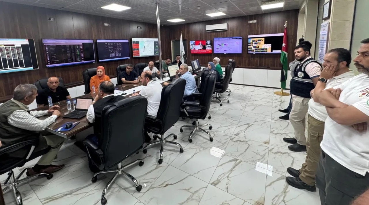الخرابشة يتابع جاهزية الطاقة لضمان تزويد كهربائي مستقر