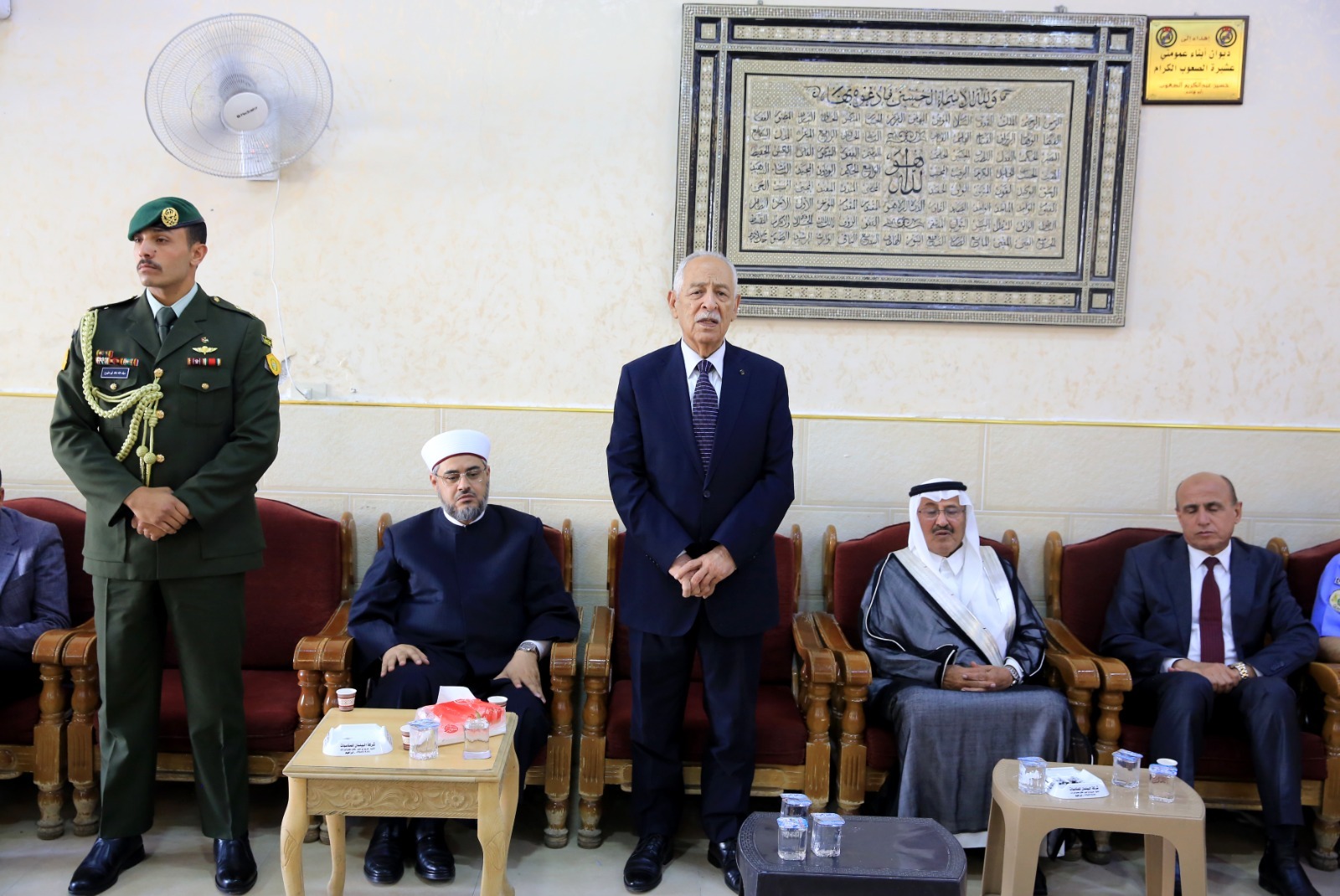 عاجل | مندوبا عن الملك وولي العهد... العيسوي يعزي عشيرتي الحباشنة والحنيطي