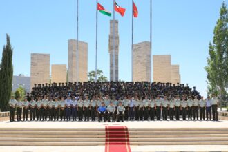 عاجل |مندوباً عن الملك... الحنيطي يرعى حفل تخريج كلية القيادة والأركان الملكية الأردنية