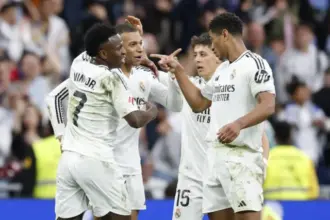 تشابي ألونسو يفاجئ ريال مدريد.. ألكسندر-أرنولد الأساس ضد الهلال