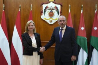 عاجل | الصفدي يؤكد ضرورة وقف العدوان على غزة وما يسببه من كارثة إنسانية غير مسبوقة