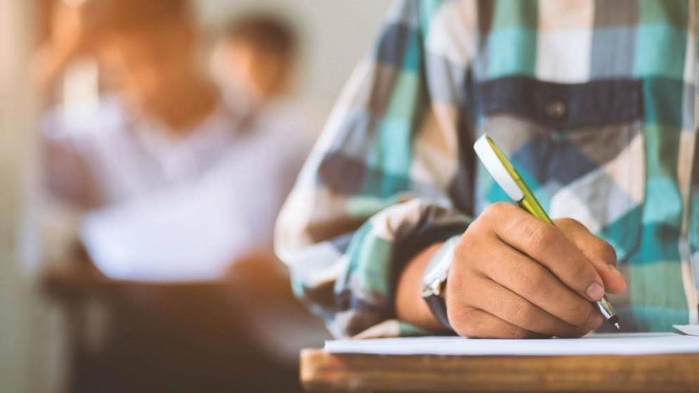 عاجل | طلبة التوجيهي يتقدمون اليوم لامتحان الرياضيات – الورقة الأولى