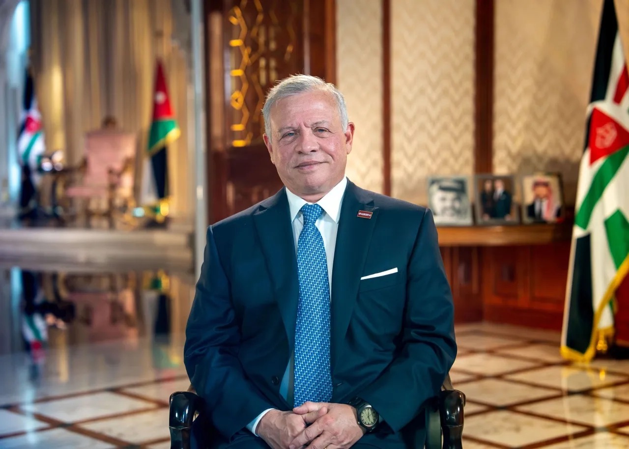 عاجل | الملك يوجّه الحكومة لحماية الأردنيين من تداعيات التصعيد الإقليمي