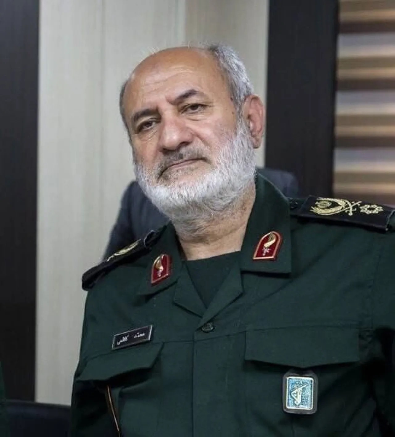 الحرس الثوري الإيراني يعلن استشهاد رئيس استخباراته وزملائه