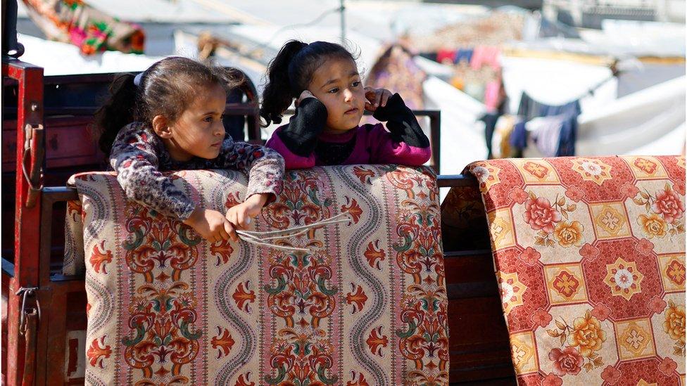 الاحتلال يعتقل العشرات في الضفة طالت أطفالا ونساء
