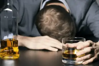 الكحول يقتل 3.3 مليون شخص سنويًا.. إليك أحدث الأرقام والحقائق