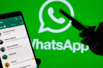 إعلانات واتساب تُربك الخصوصية: هل يفقد التطبيق هويته؟