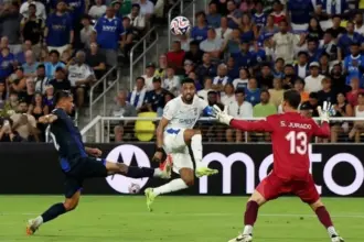 الهلال يُسقط باتشوكا ويخطف آخر بطاقات ثمن النهائي