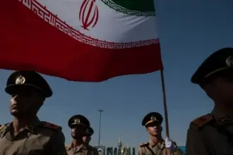 إيران تطور برنامج ذكاء اصطناعي وطني عسكري بدعم صيني