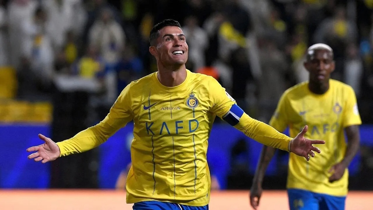 رونالدو يقترب من تجديد عقده مع النصر موسم جديد