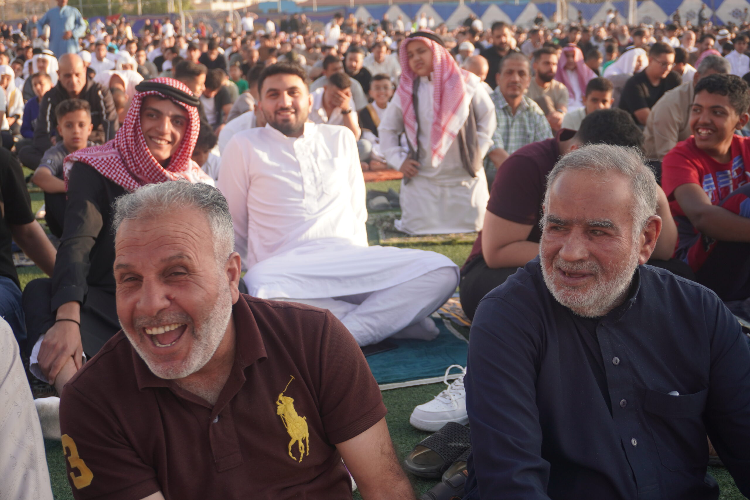 فرحة العيد تملأ الساحات.. المصلّون يؤدّون صلاة عيد الأضحى في أجواء روحانية وإيمانية (صور)