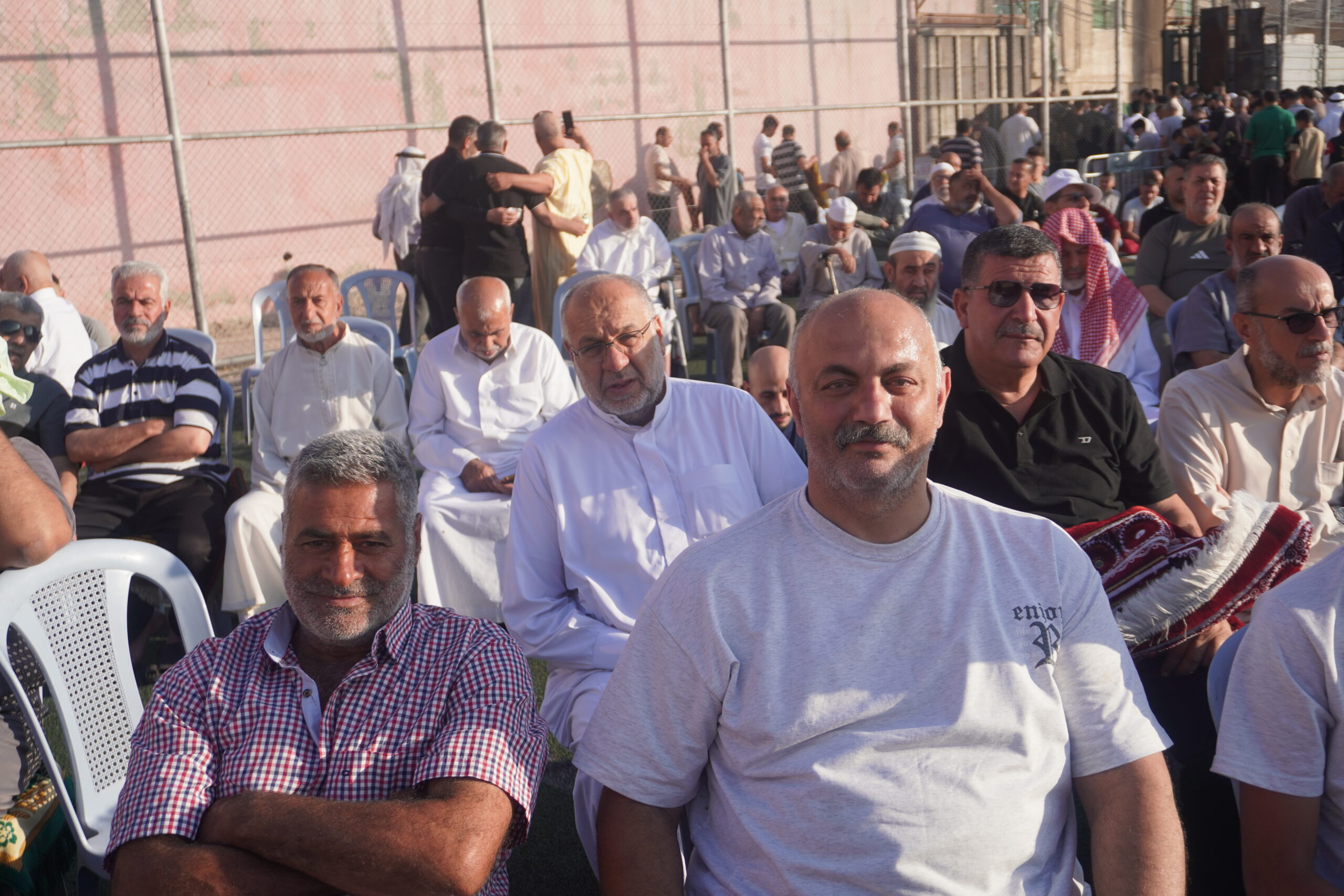 فرحة العيد تملأ الساحات.. المصلّون يؤدّون صلاة عيد الأضحى في أجواء روحانية وإيمانية (صور)