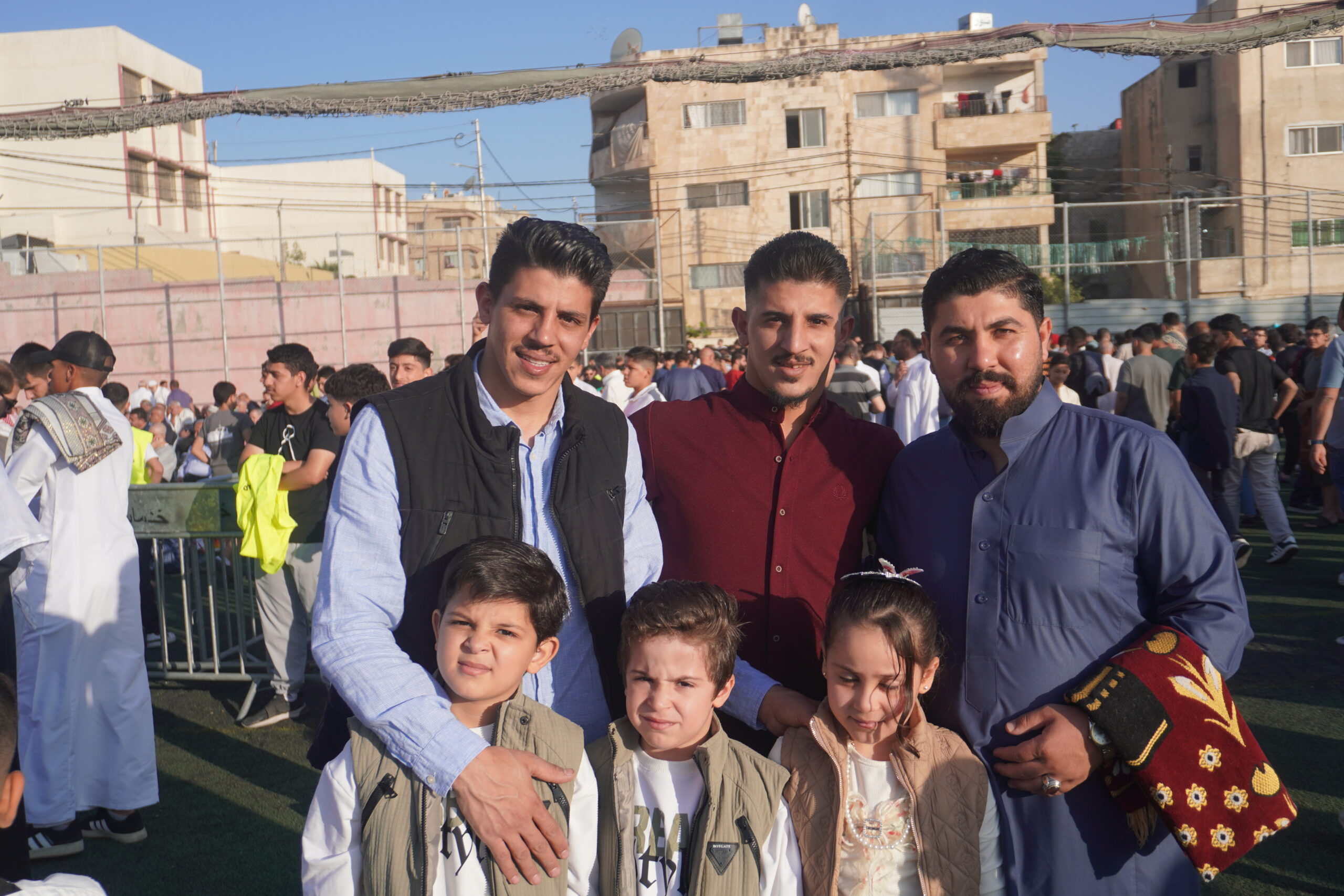 فرحة العيد تملأ الساحات.. المصلّون يؤدّون صلاة عيد الأضحى في أجواء روحانية وإيمانية (صور)