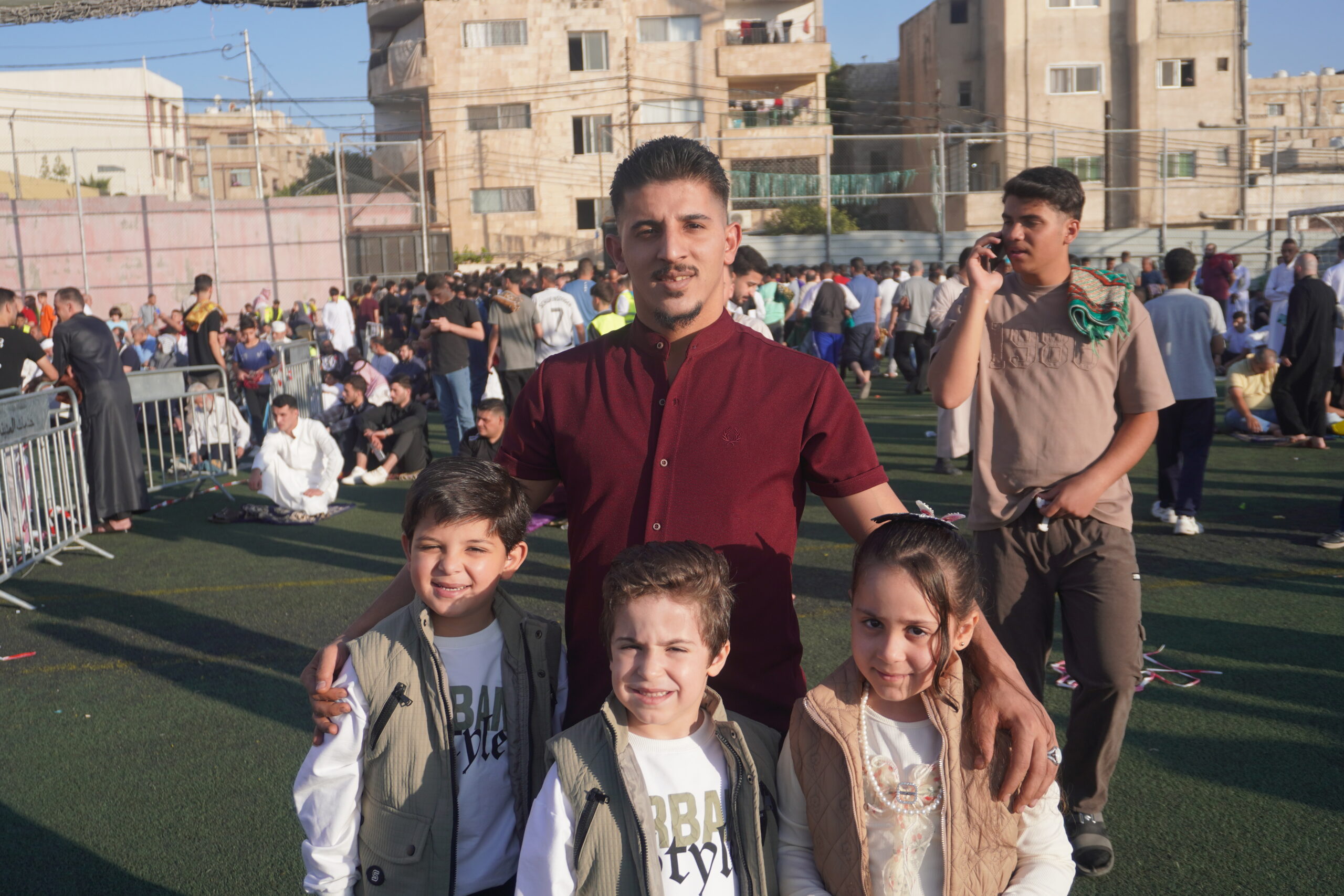 فرحة العيد تملأ الساحات.. المصلّون يؤدّون صلاة عيد الأضحى في أجواء روحانية وإيمانية (صور)