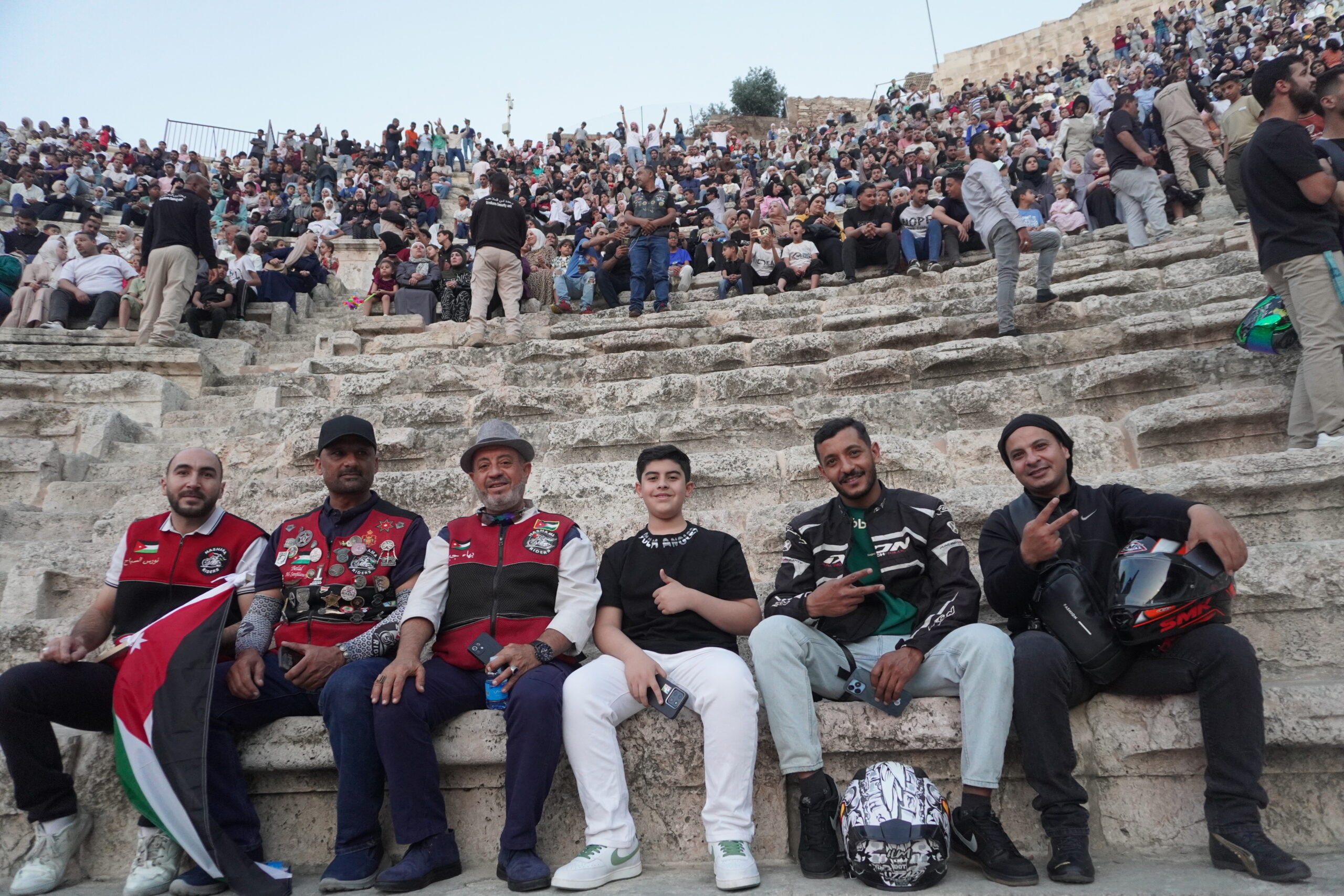 صور وفيديو.. العيسوي يرعى احتفالاً جماهيريا حاشدا بالمدرج الروماني