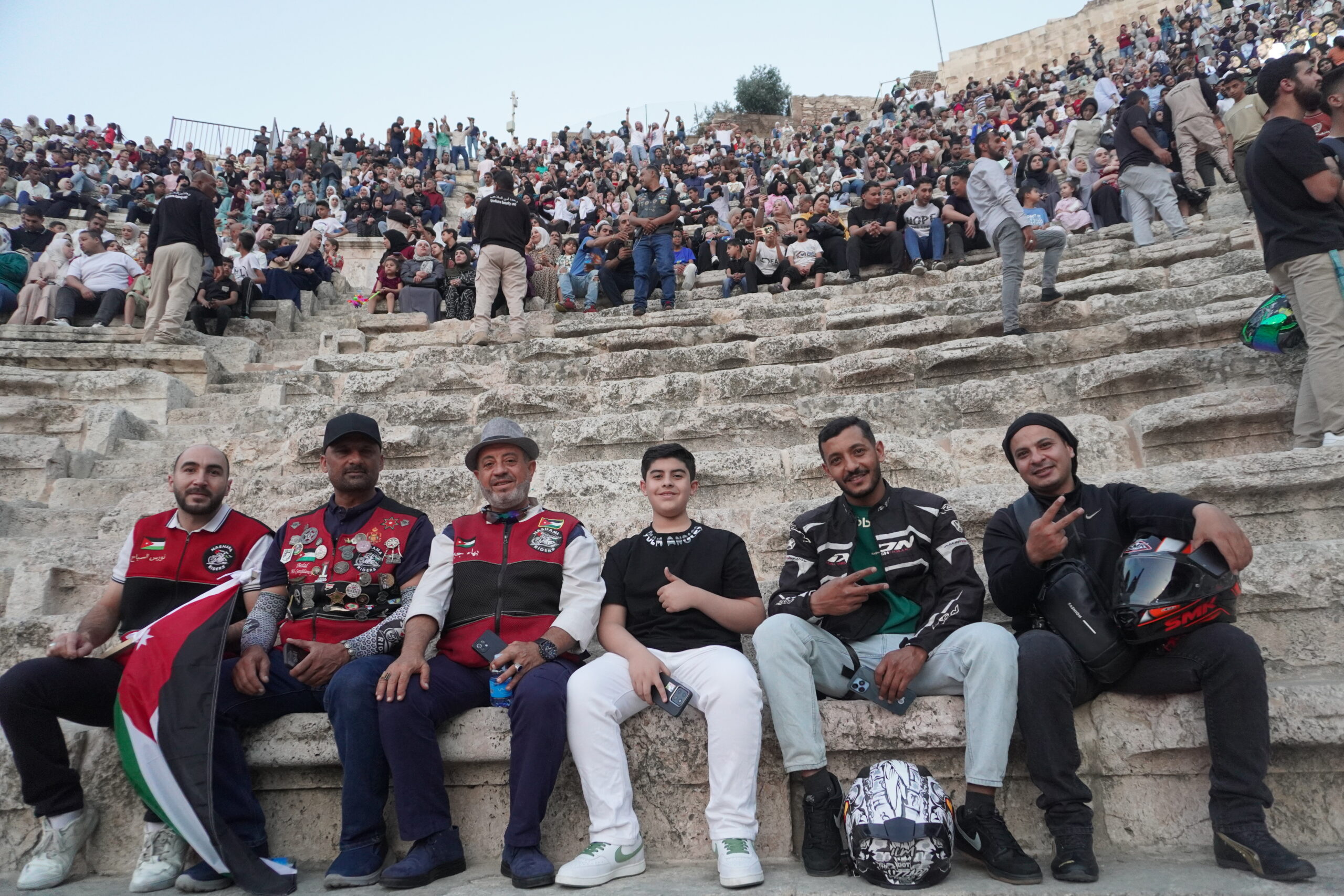 صور وفيديو.. العيسوي يرعى احتفالاً جماهيريا حاشدا بالمدرج الروماني