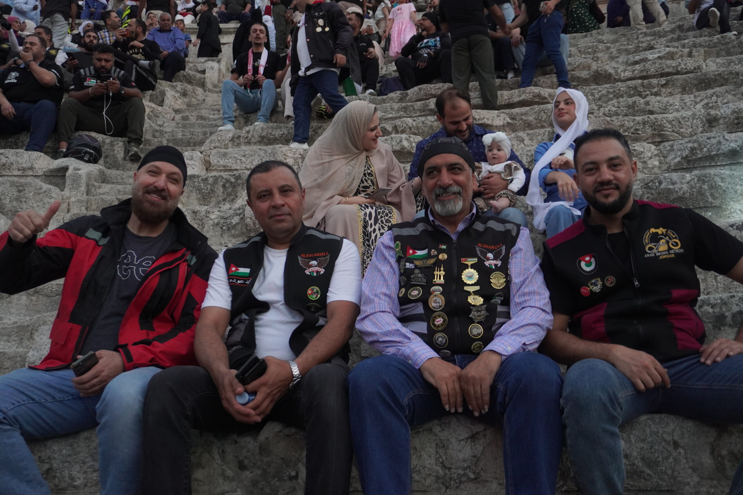 صور وفيديو.. العيسوي يرعى احتفالاً جماهيريا حاشدا بالمدرج الروماني