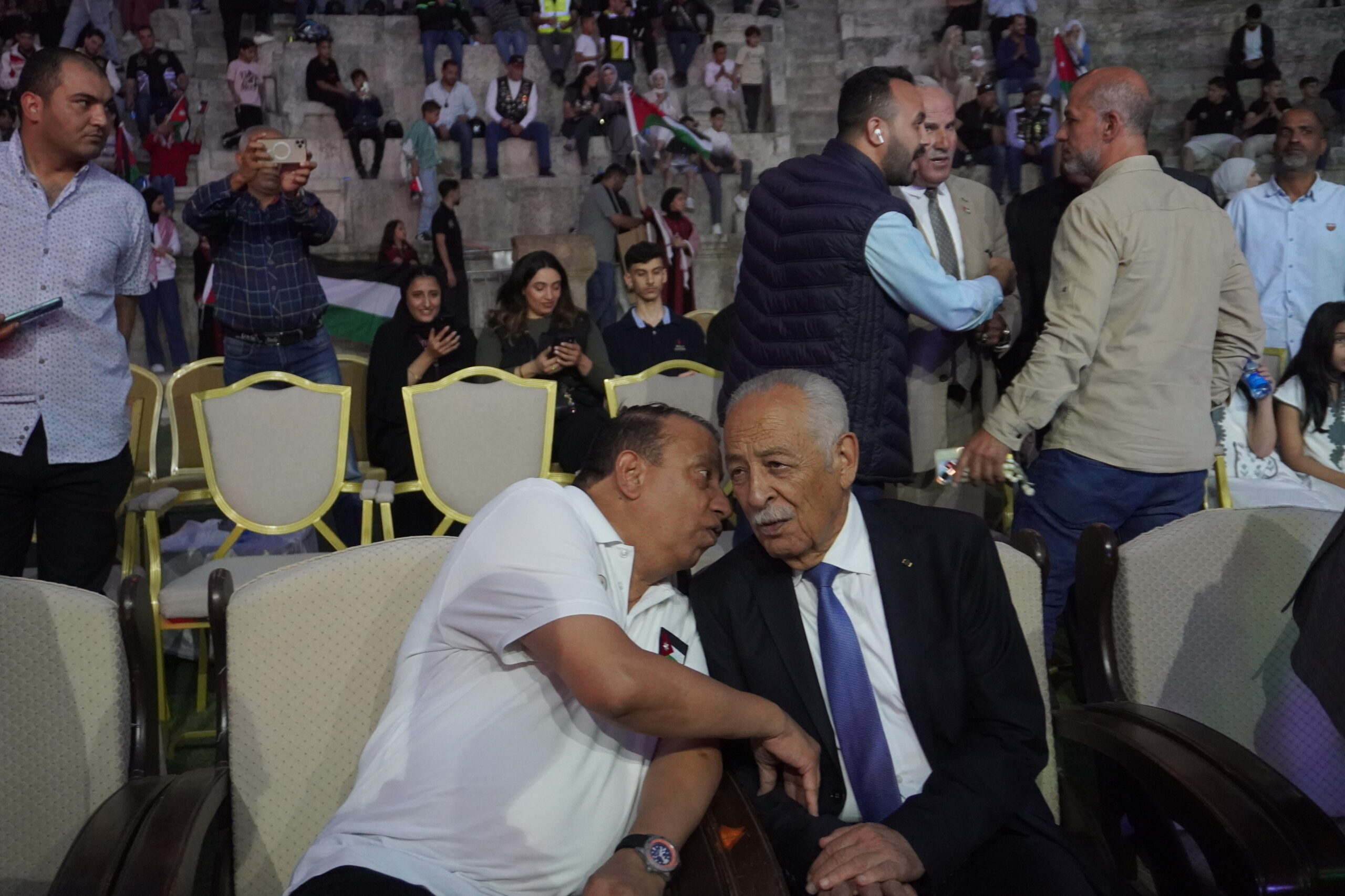 صور وفيديو.. العيسوي يرعى احتفالاً جماهيريا حاشدا بالمدرج الروماني