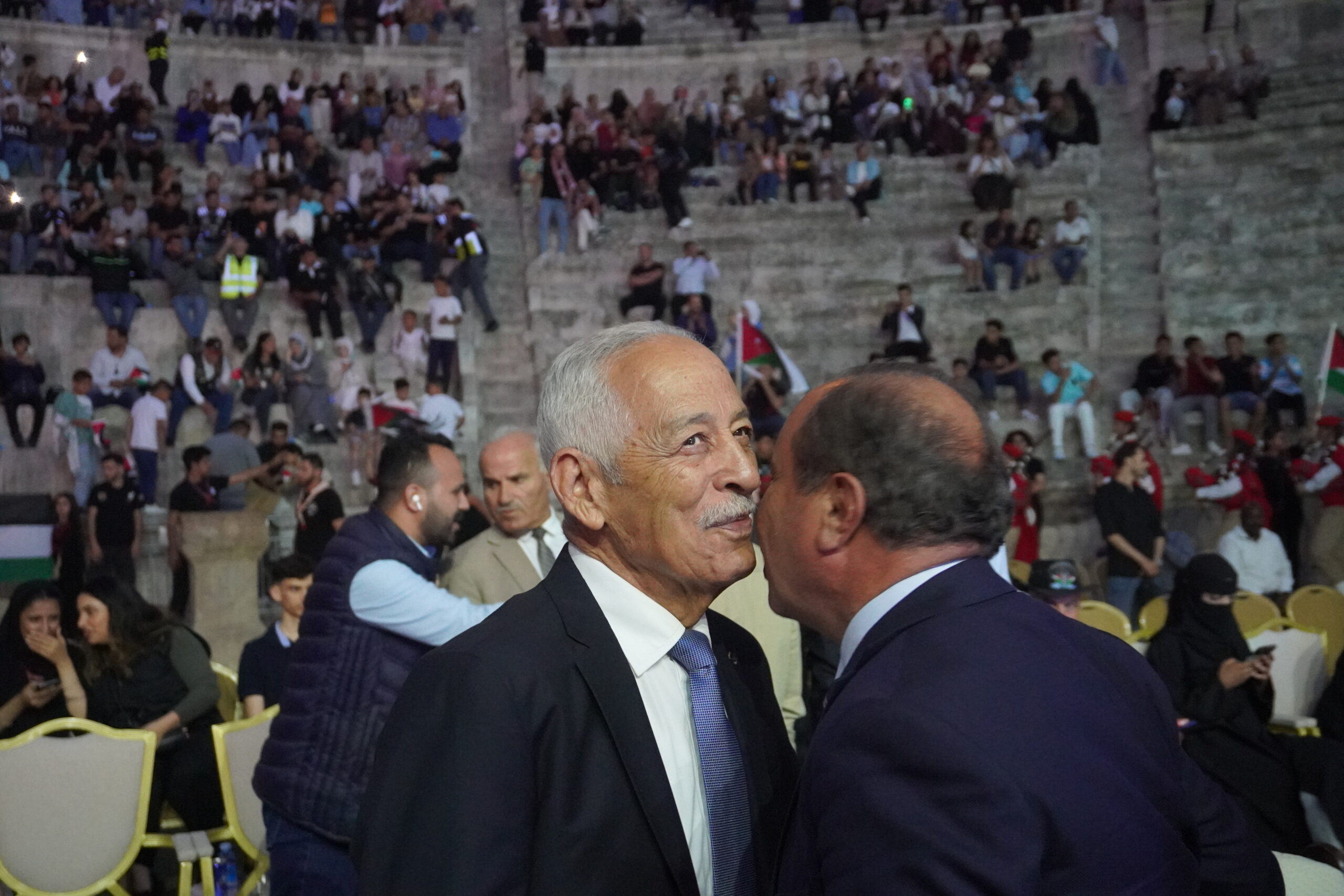 صور وفيديو.. العيسوي يرعى احتفالاً جماهيريا حاشدا بالمدرج الروماني