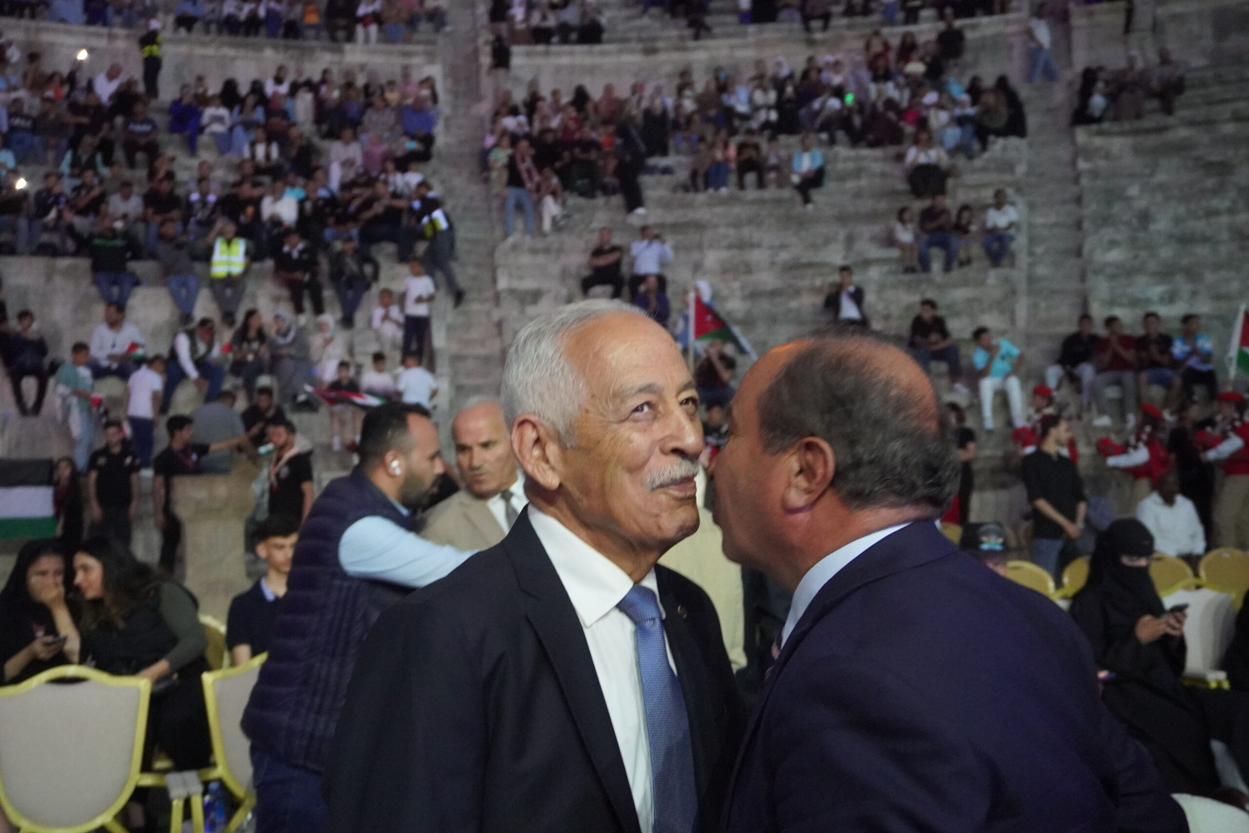 صور وفيديو.. العيسوي يرعى احتفالاً جماهيريا حاشدا بالمدرج الروماني